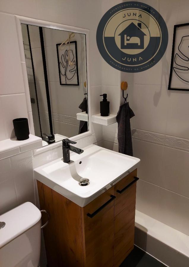 Juna - Nowoczesny Apartament W Centrum Z Widokiem Na Park Pruszków Buitenkant foto