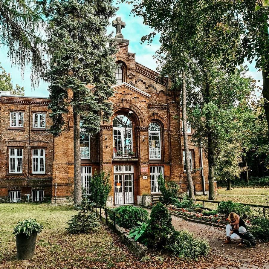 Juna - Nowoczesny Apartament W Centrum Z Widokiem Na Park Pruszków Buitenkant foto