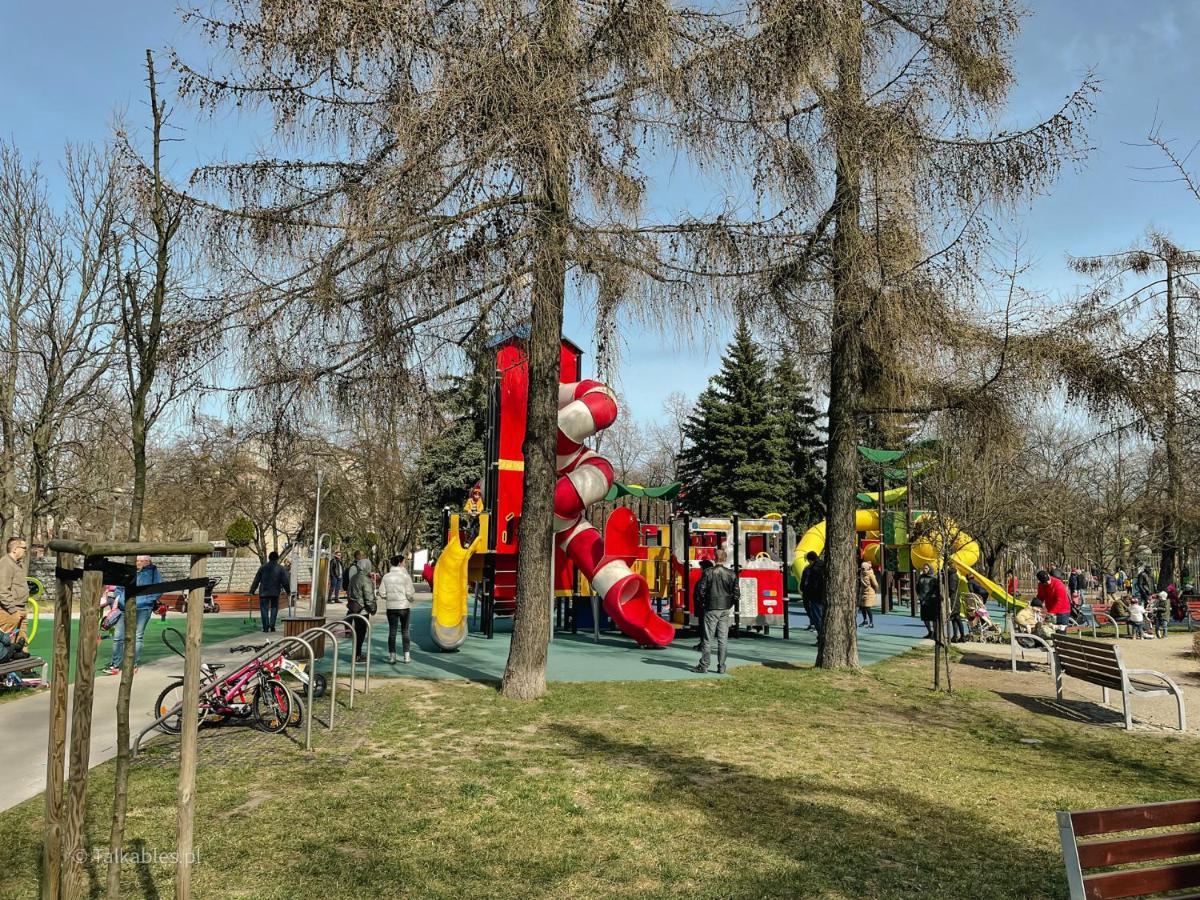 Juna - Nowoczesny Apartament W Centrum Z Widokiem Na Park Pruszków Buitenkant foto